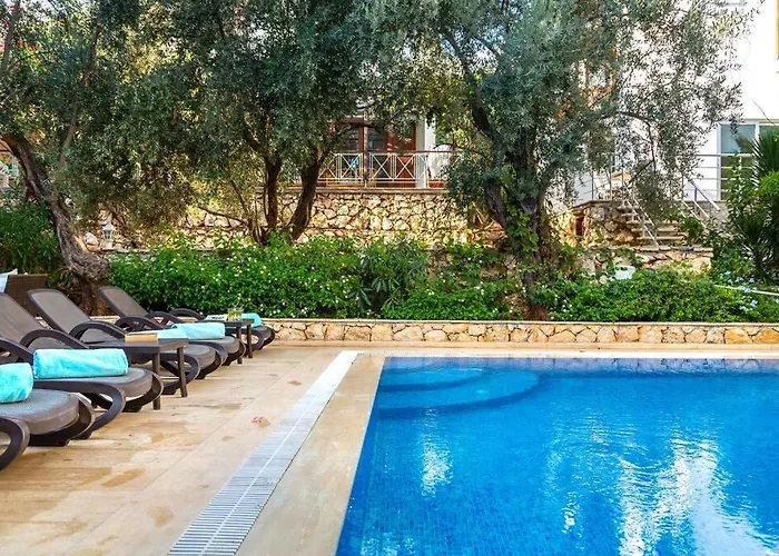 Likya- 5 Bedroom With Private Pool And Gardens Kalkan