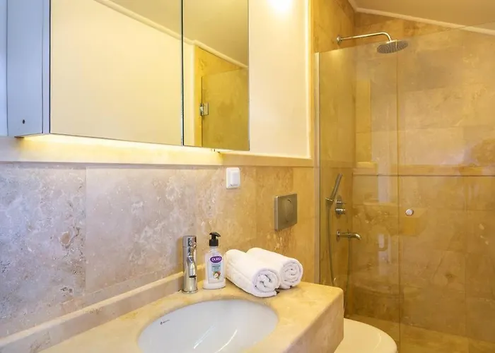 Likya- 5 Bedroom With Private Pool And Gardens Villa Kalkan