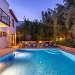 Villa Likya- 5 Bedroom With Private Pool And Gardens Kalkan